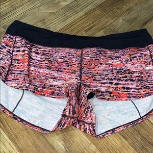 size 12 lululemon speed up shorts with 2.5 inseam
